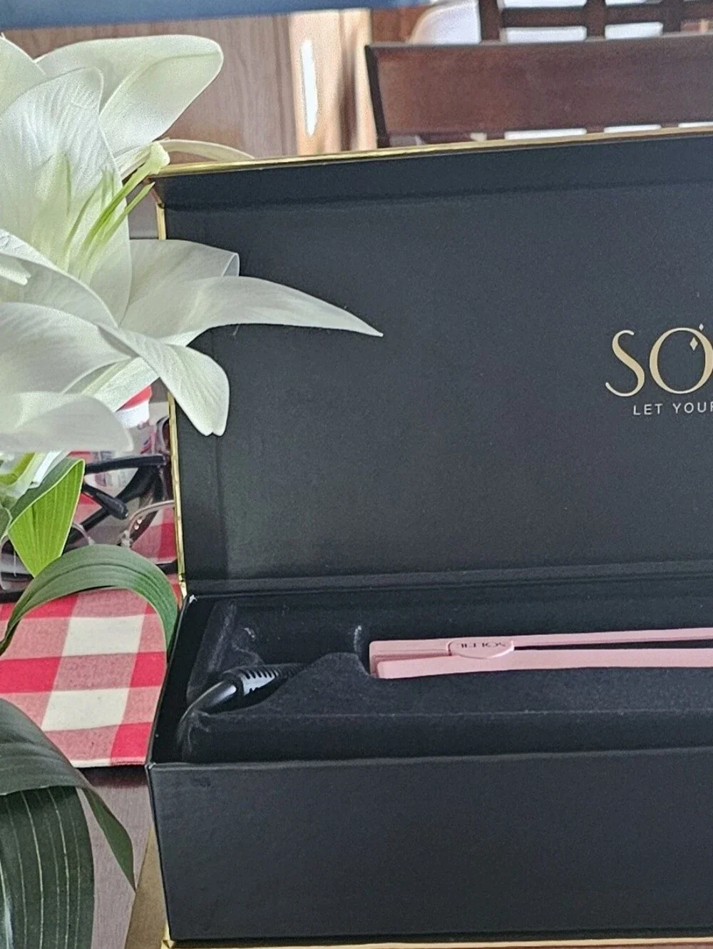 SOLEIL Pink Ceramic Hair Straightener - Professional Sleek Flat Iron